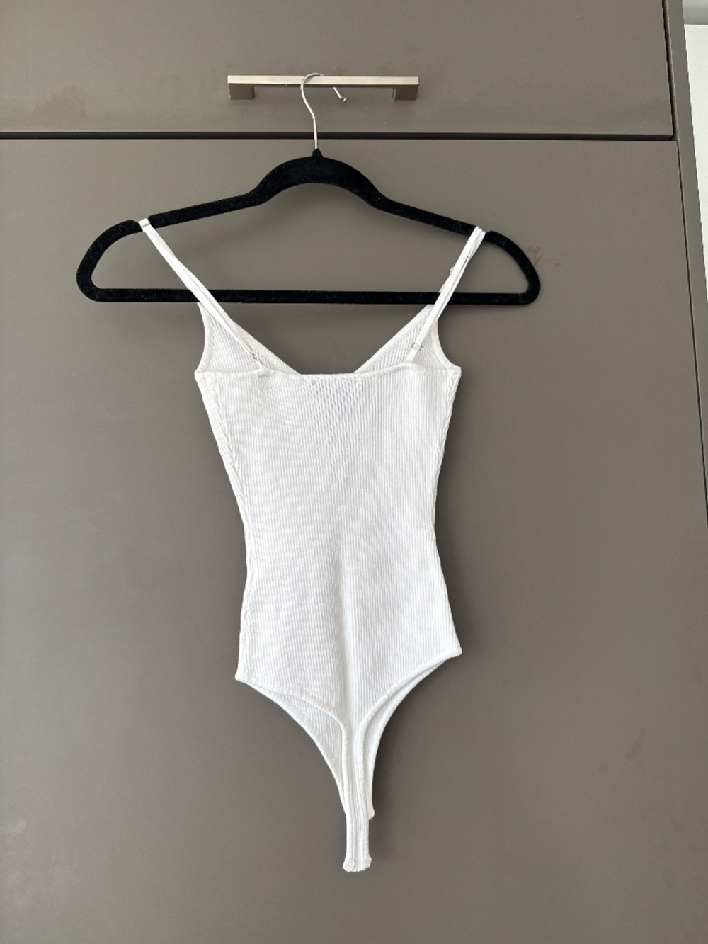 Hera Collection White Ribbed V-Neck Button Bodysuit - Picture 5 of 6